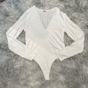 Wilfred V-Neck long sleeve Bodysuit